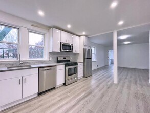 389 Monmouth St in Jersey City, NJ - Building Photo - Building Photo