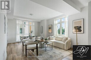 9 Phelps Ln in Richmond Hill, ON - Building Photo