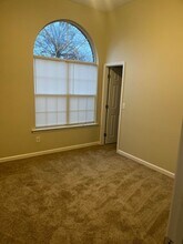 201 Hickory Point Ln in Helena, AL - Foto de edificio - Building Photo