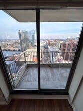 107 Campau Cir NW in Grand Rapids, MI - Building Photo - Building Photo