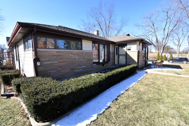 22 N Kenilworth Ave in Mount Prospect, IL - Building Photo - Building Photo