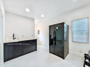 3048 Guirado St in Los Angeles, CA - Building Photo - Building Photo