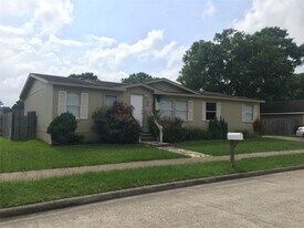 11939 Greenrock Ln in Houston, TX - Building Photo