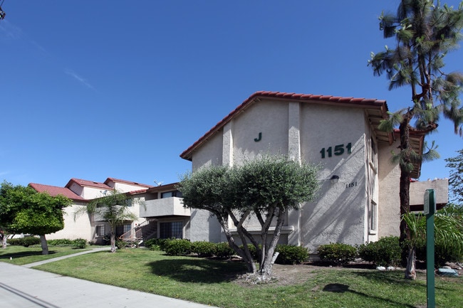 Sycamore Park Apartments in Azusa, CA - Foto de edificio - Building Photo