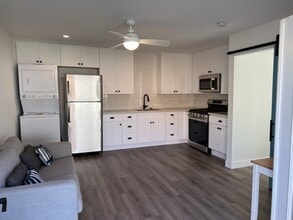 3213 Maine Ave, Unit A in Long Beach, CA - Building Photo - Building Photo