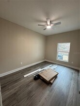 3815 Valley Tree Dr in Tampa, FL - Building Photo - Building Photo