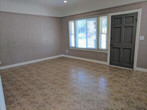 863 W Campus Way in San Bernardino, CA - Building Photo - Building Photo