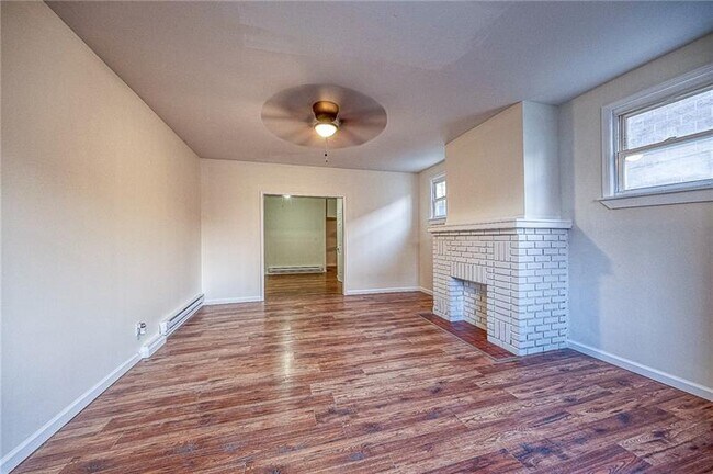 427 Adams St-Unit -2 in Rochester, PA - Building Photo - Building Photo