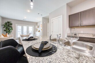 Landmark Apartments in Little Rock, AR - Foto de edificio - Building Photo