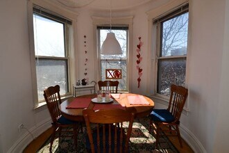 856 W George St, Unit A04C in Chicago, IL - Foto de edificio - Building Photo