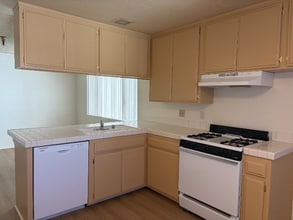 4040 W 130th St in Hawthorne, CA - Building Photo - Building Photo