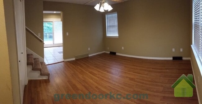 1410 E Willow Dr in Olathe, KS - Building Photo - Building Photo