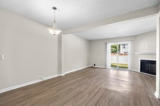 Doria Apartments in Virginia Beach, VA - Foto de edificio - Building Photo