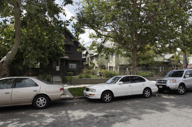 Dunning Apartments in Los Angeles, CA - Building Photo - Building Photo
