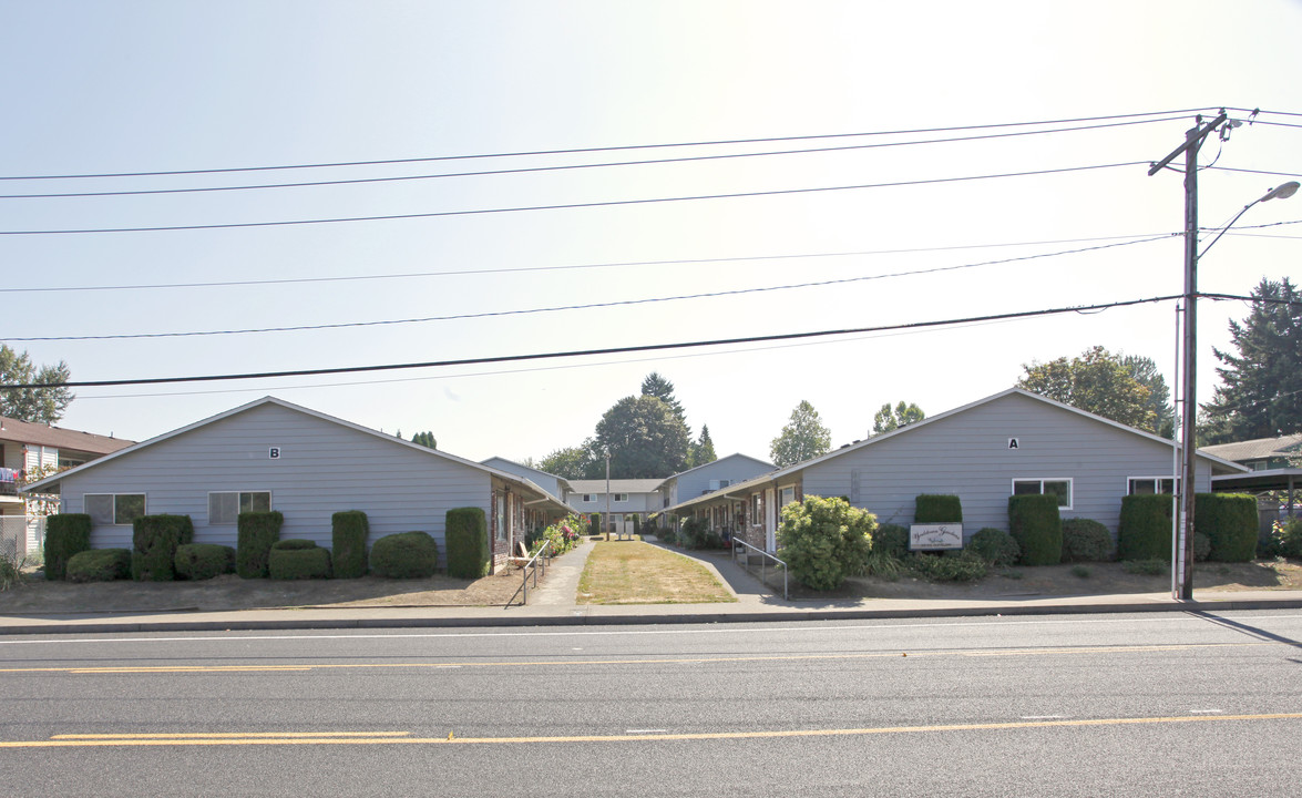 Yorktown Gardens Apartments in Gresham, OR - Building Photo