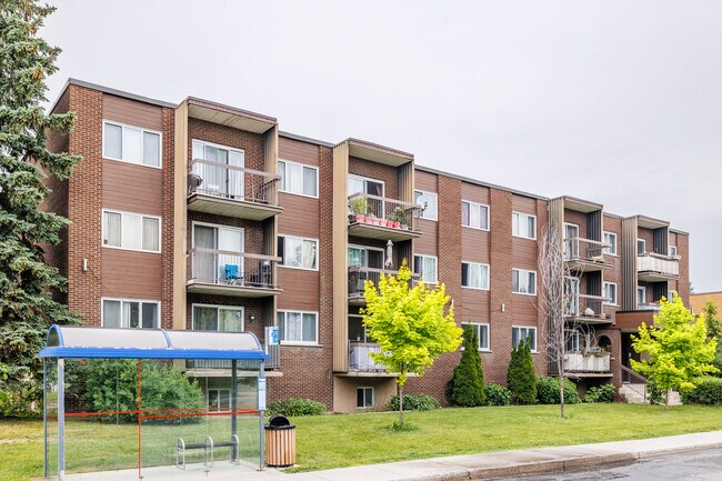 5185 Notre-Dame Boul in Laval, QC - Building Photo - Building Photo