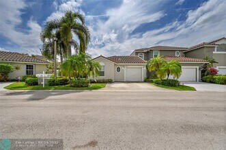 5642 NW 118th Dr in Coral Springs, FL - Building Photo - Building Photo