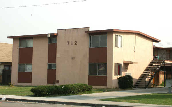 712 S G St in Oxnard, CA - Foto de edificio - Building Photo