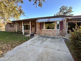 746 SE 52nd St in Keystone Heights, FL - Building Photo