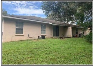 9591 SW 30th Terrace in Ocala, FL - Building Photo - Building Photo