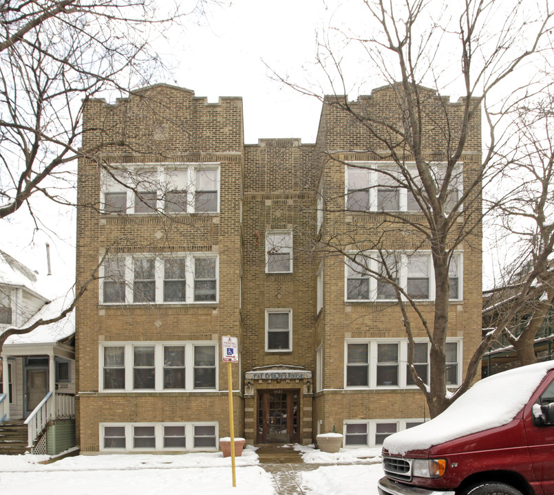 1537 W Rosemont Ave in Chicago, IL - Building Photo