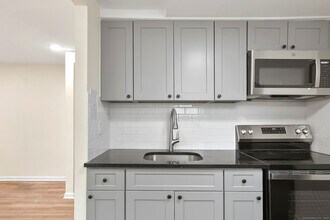 78 Dora St in Stamford, CT - Building Photo - Building Photo