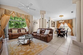 12127 Sunset Point Dr in Wellington, FL - Building Photo - Building Photo