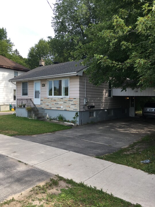 155 Atherley Rd in Orillia, ON - Building Photo