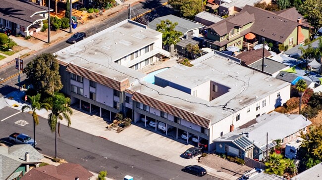 University Crest Apartments in San Diego, CA - Building Photo - Primary Photo