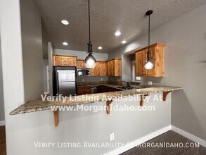 10249 W Kingsbriar Dr in Boise, ID - Building Photo - Building Photo