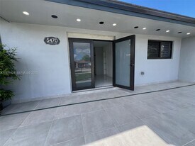5470 W 8th Ln in Hialeah, FL - Building Photo