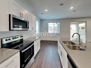 2671 Stormy Star Ave in North Las Vegas, NV - Foto de edificio - Building Photo