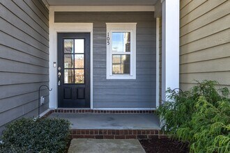 105 Dursley Ln in Spring Hill, TN - Building Photo - Building Photo