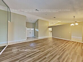 8315 NW 80 St in Tamarac, FL - Building Photo - Building Photo