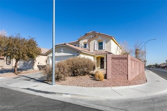 3600 N Porch Swings Way, Unit 207 in Las Vegas, NV - Building Photo - Building Photo