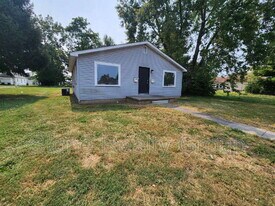 2117 Cleveland Ave in Terre Haute, IN - Building Photo