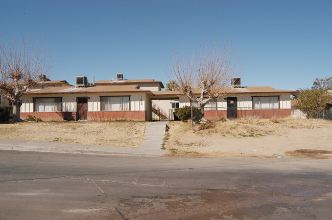 1233 Center St in Barstow, CA - Building Photo - Building Photo