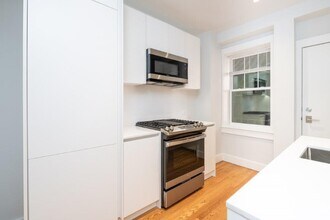 15A Forest St, Unit 22A in Cambridge, MA - Foto de edificio - Building Photo