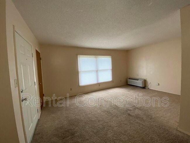 property at 800 S 3rd St