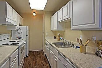 Monte Vista in Lake View Terrace, CA - Building Photo - Building Photo