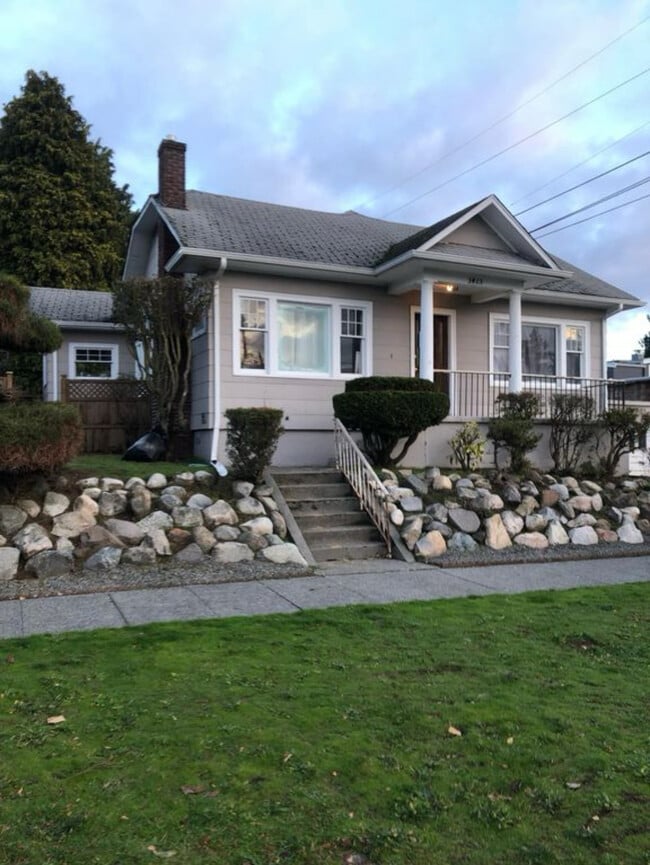 property at 3413 N Proctor St
