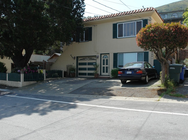 505 Alvarado St in Brisbane, CA - Foto de edificio - Building Photo