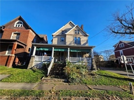 19 Eagle St in Mount Pleasant, PA - Building Photo