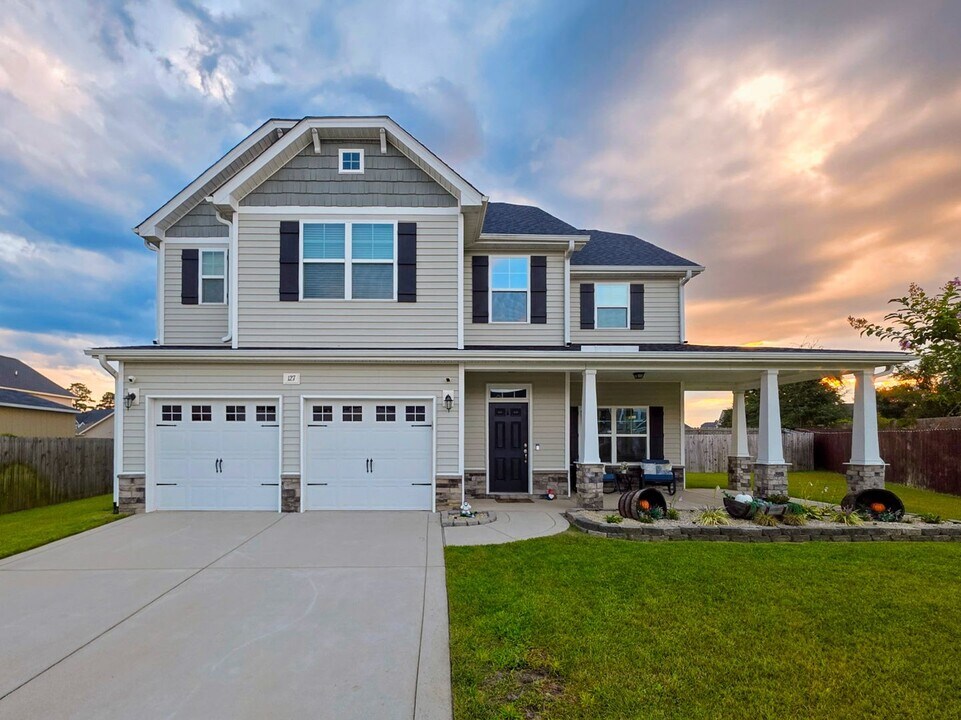 127 Ledford Ave in Raeford, NC - Building Photo