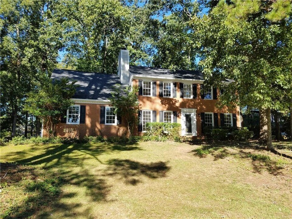 1133 Colony Dr in Marietta, GA - Building Photo