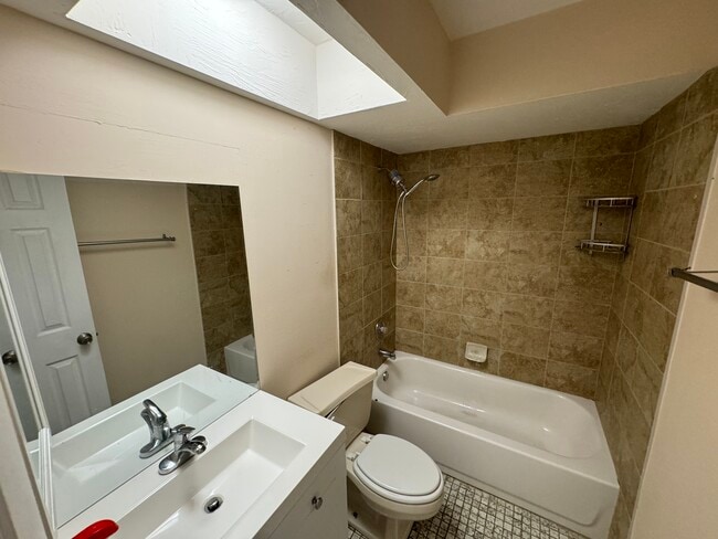 27671 Arroyal Rd in Bonita Springs, FL - Building Photo - Building Photo