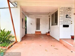 311 NE 48th Ct in Fort Lauderdale, FL - Building Photo - Building Photo