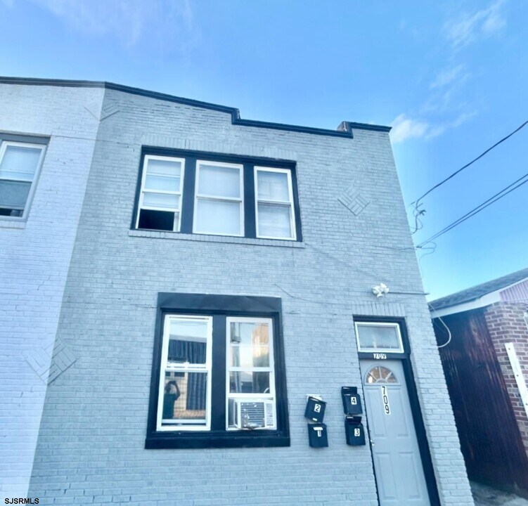 709 Adriatic Ave in Atlantic City, NJ - Building Photo