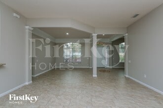 2018 Heartland Cir in Valrico, FL - Building Photo - Building Photo