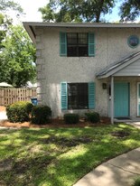 202 Island Dr in St. Simons Island, GA - Building Photo